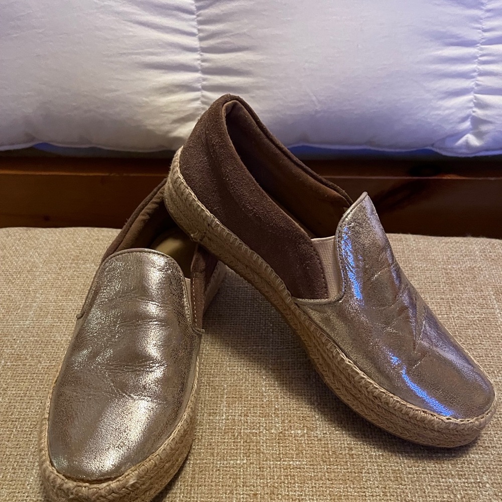 Women’s platform slip on shoe